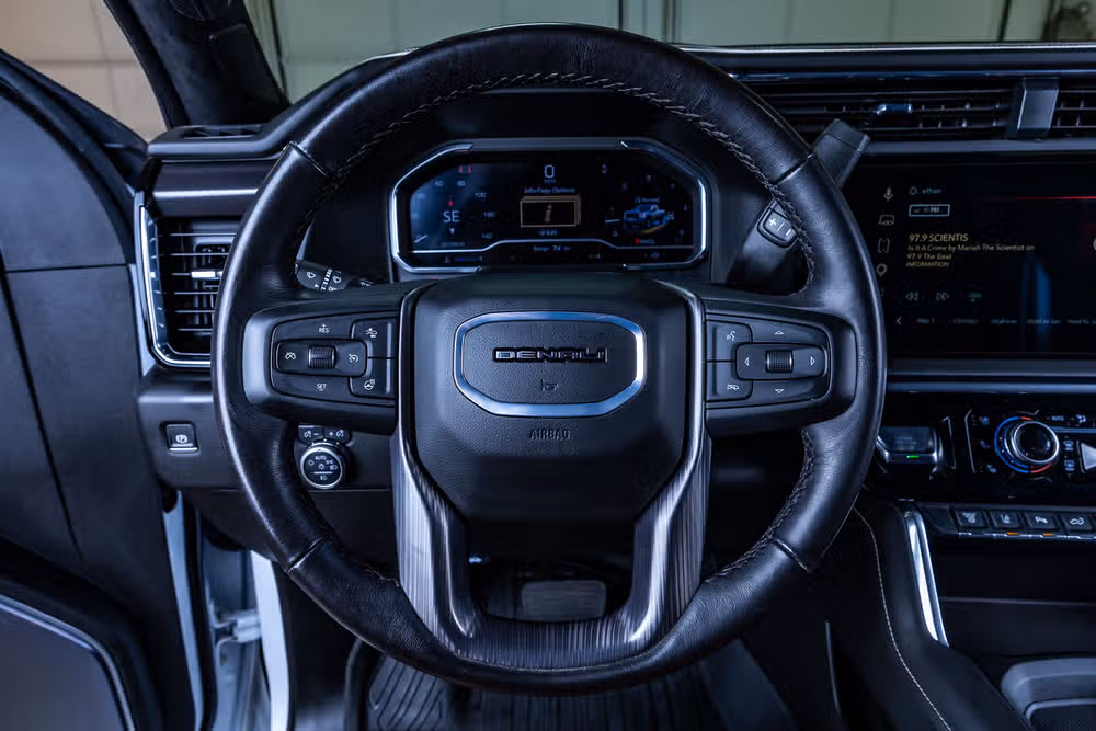 2025 GMC Sierra 2500HD Denali Ultimate Crew Cab Image 19