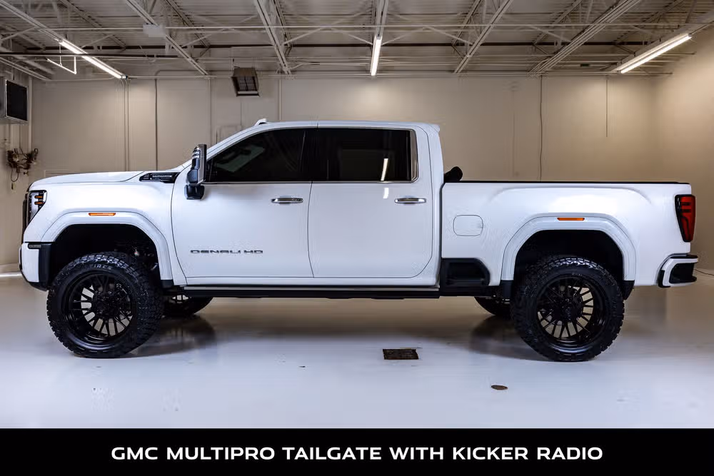 2025 GMC Sierra 2500HD Denali Ultimate Crew Cab Image 6