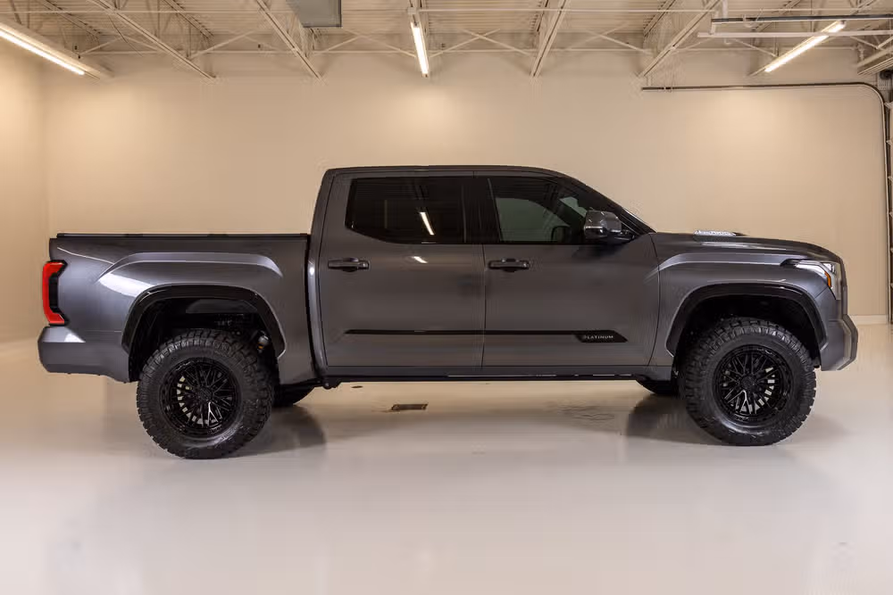 2023 Toyota Tundra Platinum HV CrewMax Image 11