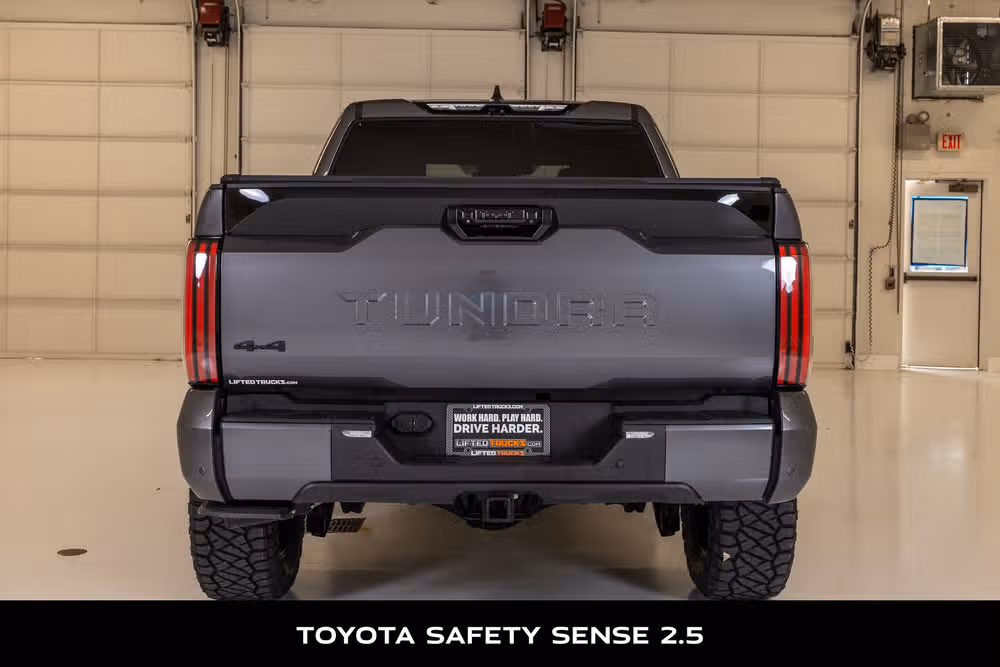 2023 Toyota Tundra Platinum HV CrewMax Image 8