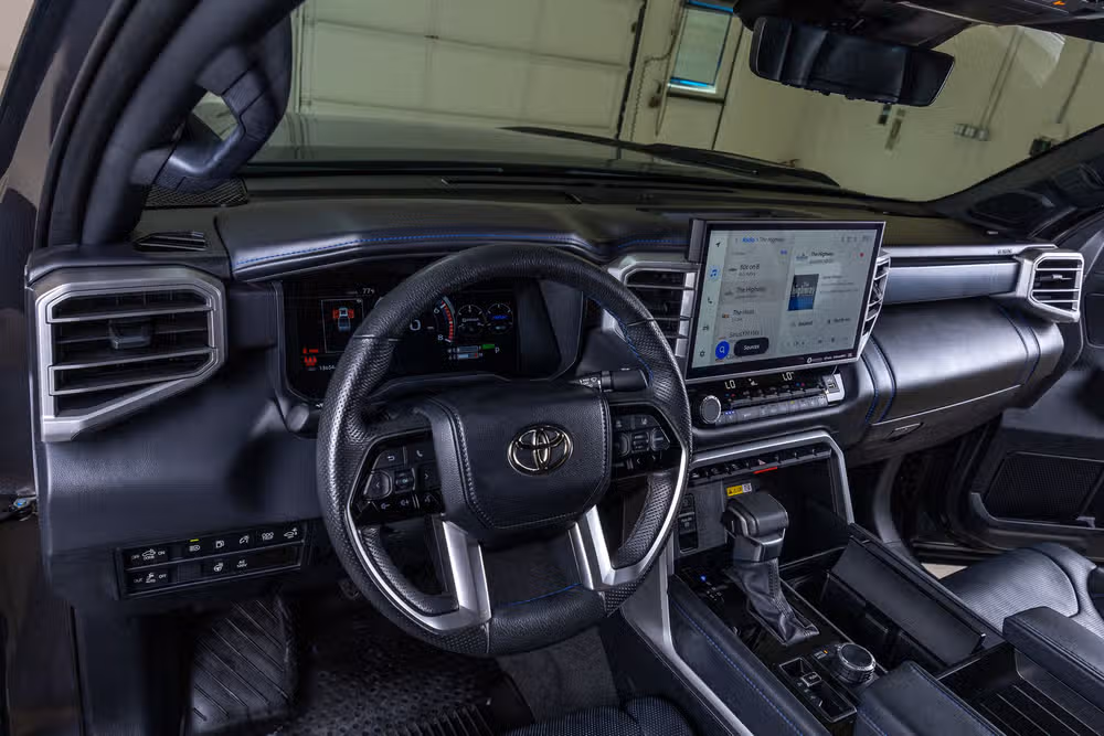 2023 Toyota Tundra Platinum HV CrewMax Image 17