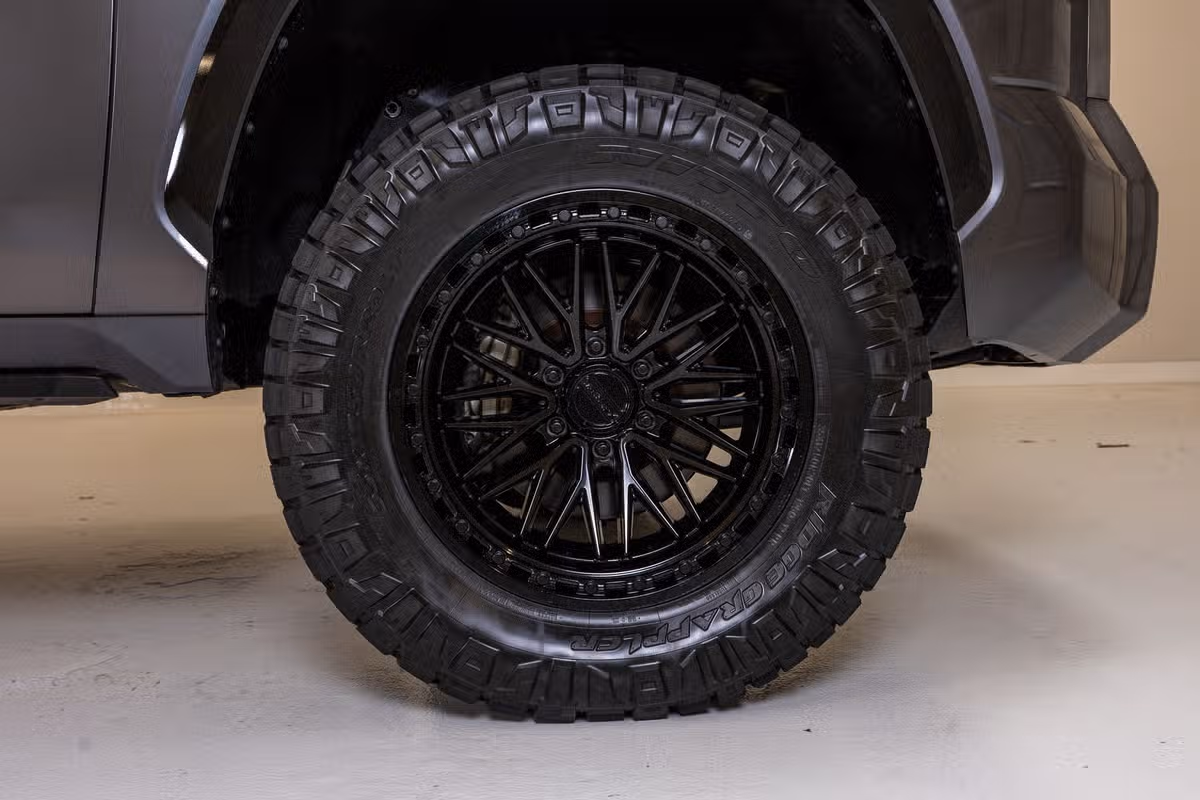 2023 Toyota Tundra Platinum HV CrewMax