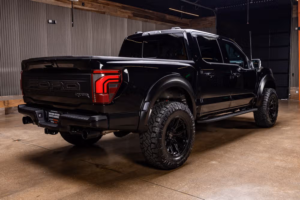 2025 Ford F-150 Raptor SuperCrew Image 10