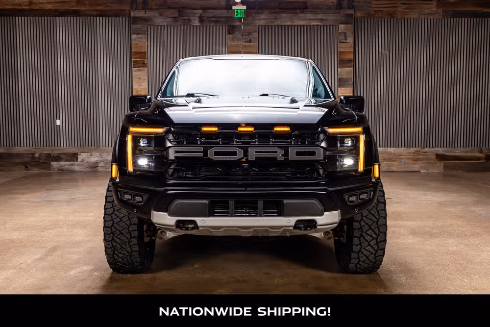 2025 Ford F-150 Raptor SuperCrew Image 4