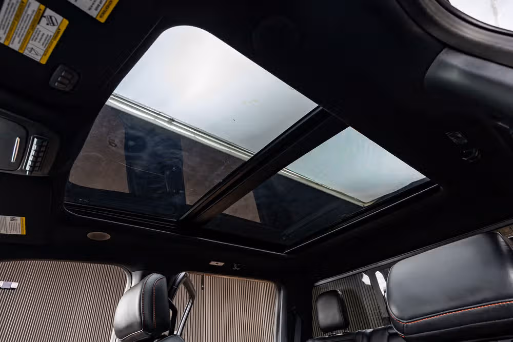 2025 Ford F-150 Raptor SuperCrew Image 31
