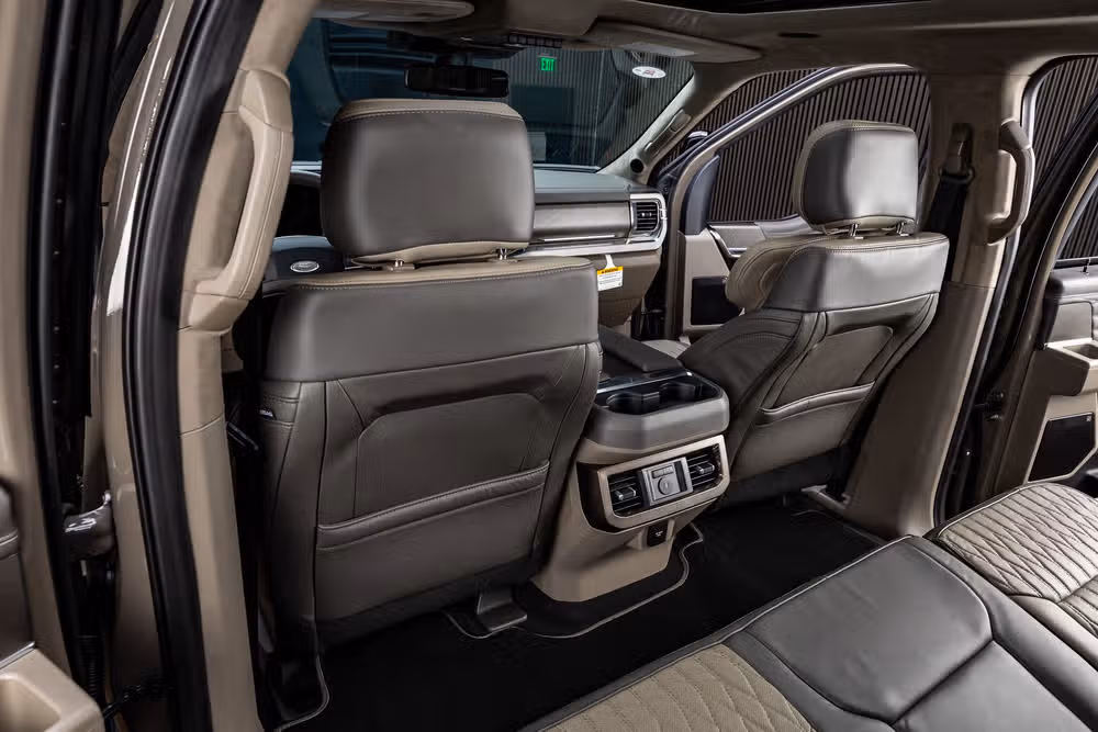 2026 Ford F-250 Super Duty Platinum Plus Crew Cab Image 35