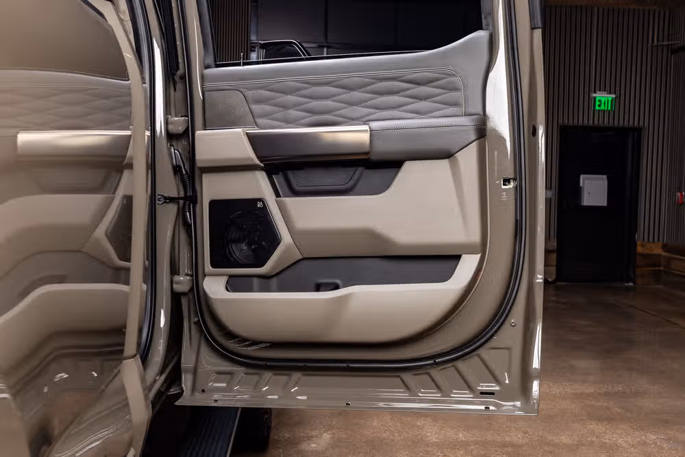 2026 Ford F-250 Super Duty Platinum Plus Crew Cab Image 40