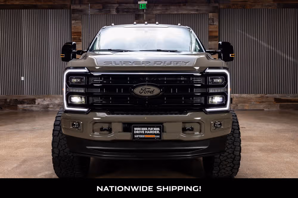 2026 Ford F-250 Super Duty Platinum Plus Crew Cab Image 4