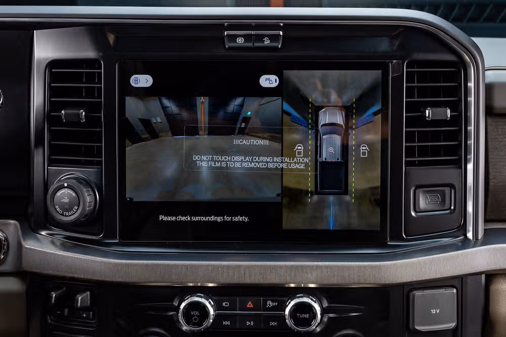 2026 Ford F-250 Super Duty Platinum Plus Crew Cab Image 26
