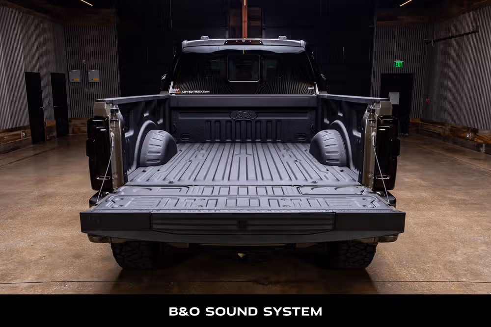 2026 Ford F-250 Super Duty Platinum Plus Crew Cab Image 9