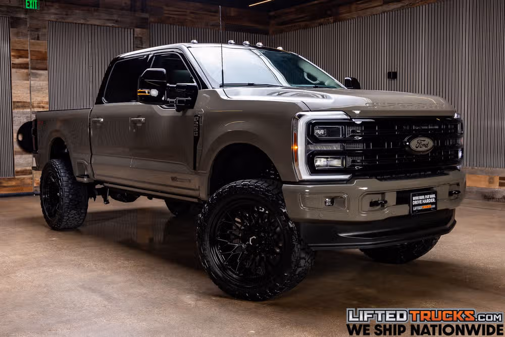 2026 Ford F-250 Super Duty Platinum Plus Crew Cab Image 1