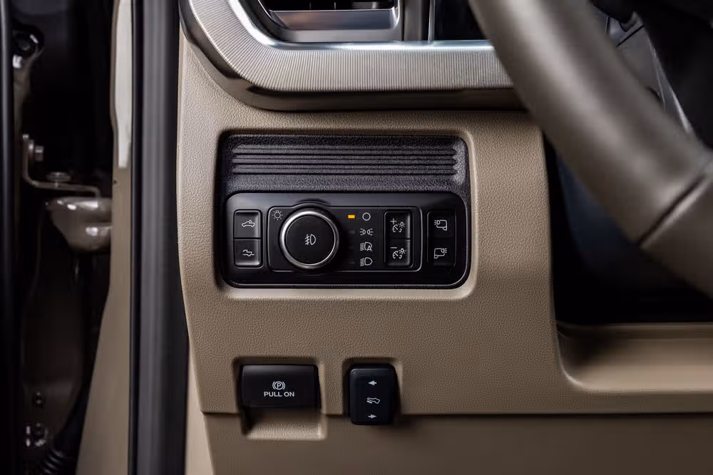 2026 Ford F-250 Super Duty Platinum Plus Crew Cab Image 22
