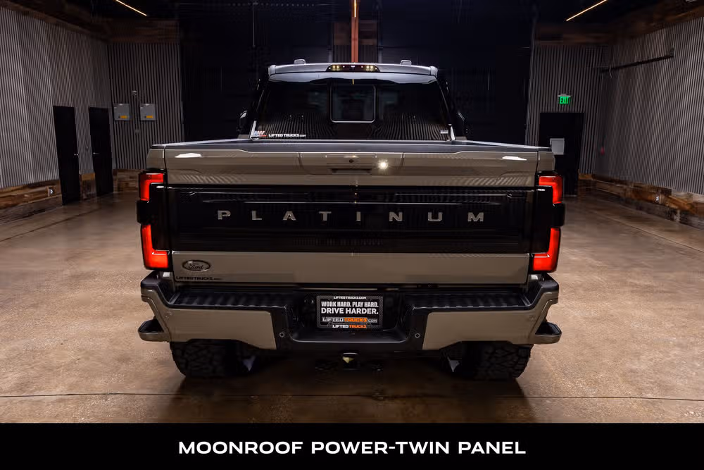 2026 Ford F-250 Super Duty Platinum Plus Crew Cab Image 8