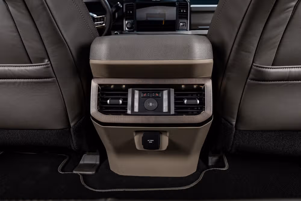 2026 Ford F-250 Super Duty Platinum Plus Crew Cab Image 34