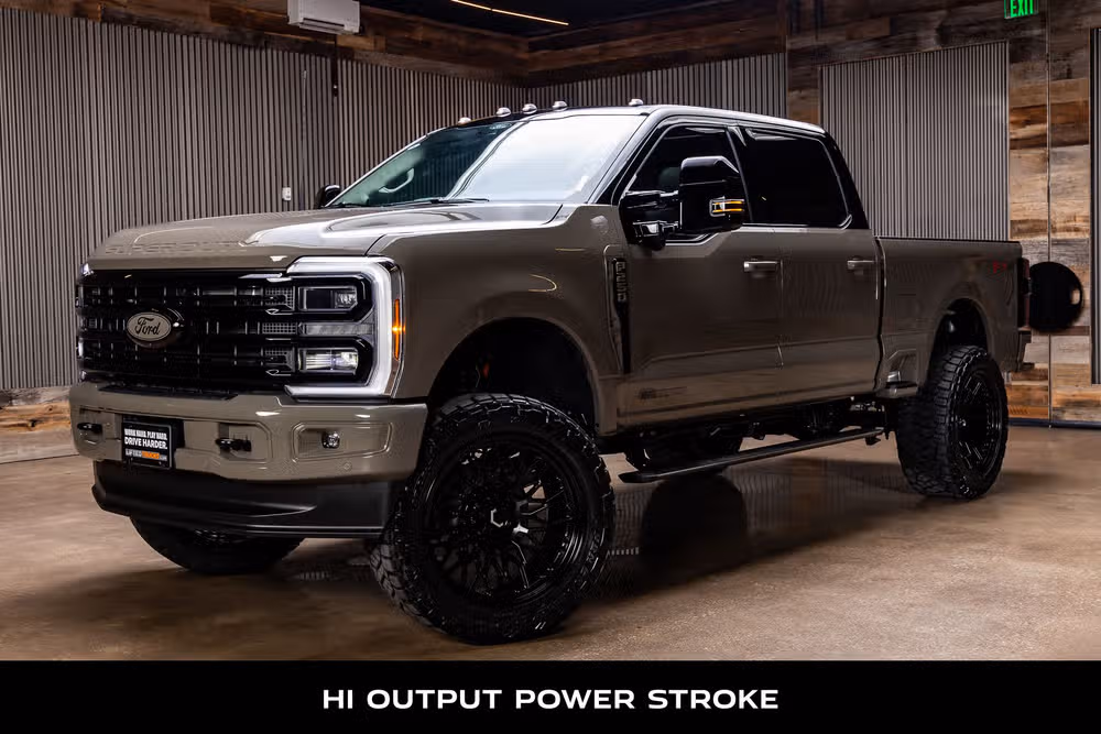 2026 Ford F-250 Super Duty Platinum Plus Crew Cab Image 5