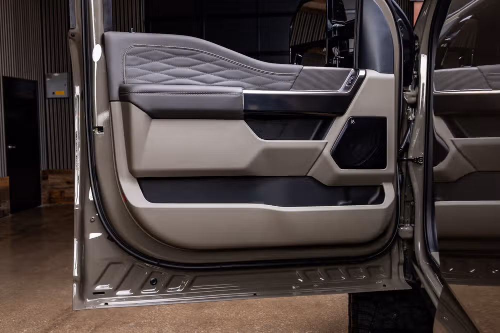2026 Ford F-250 Super Duty Platinum Plus Crew Cab Image 37