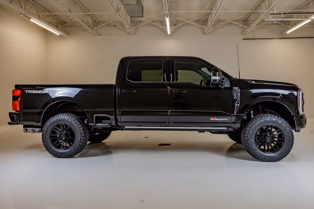 2025 Ford F-250 Super Duty Lariat Crew Cab Image 11