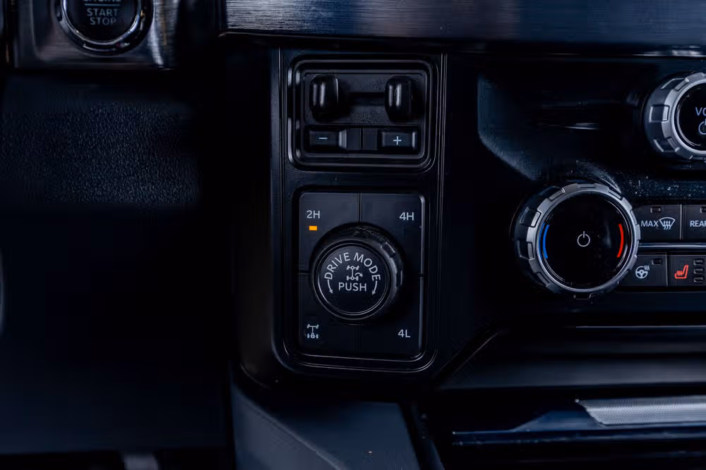 2025 Ford F-250 Super Duty Lariat Crew Cab Image 24