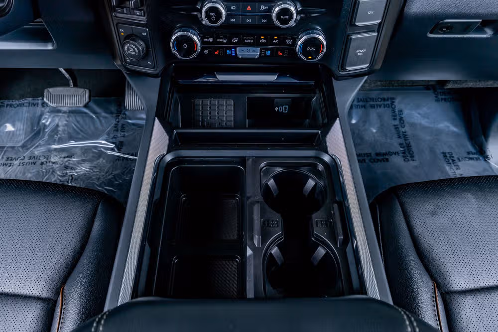 2025 Ford F-250 Super Duty Lariat Crew Cab Image 29