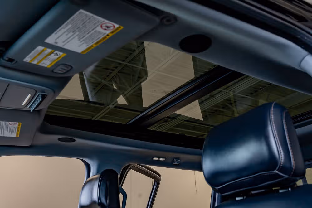 2025 Ford F-250 Super Duty Lariat Crew Cab Image 32