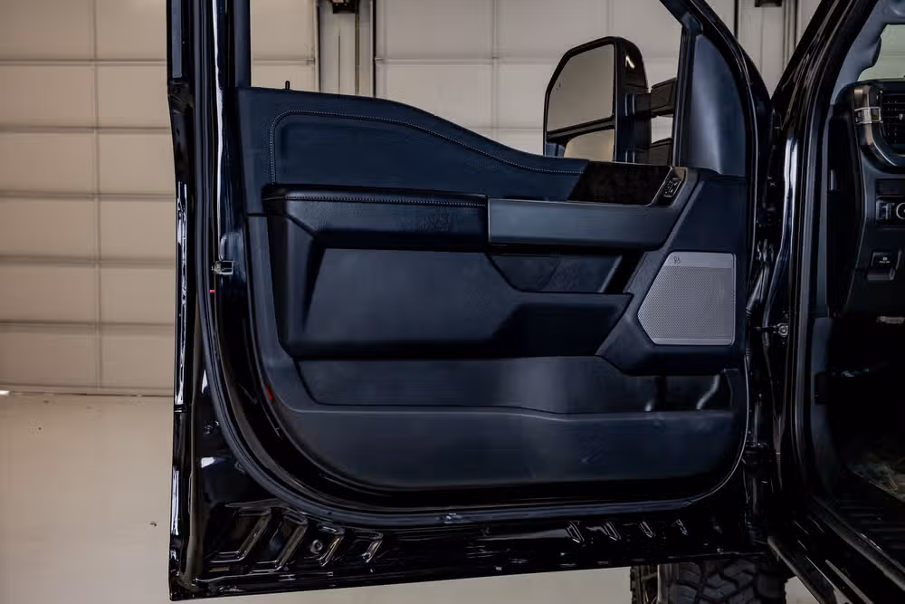 2025 Ford F-250 Super Duty Lariat Crew Cab Image 38