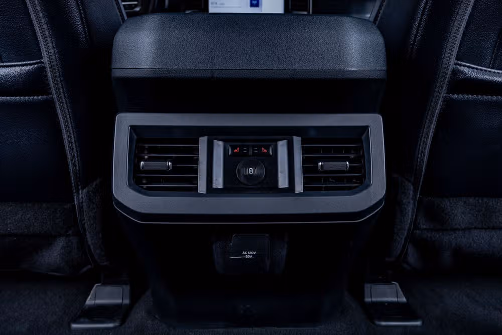 2025 Ford F-250 Super Duty Lariat Crew Cab Image 35