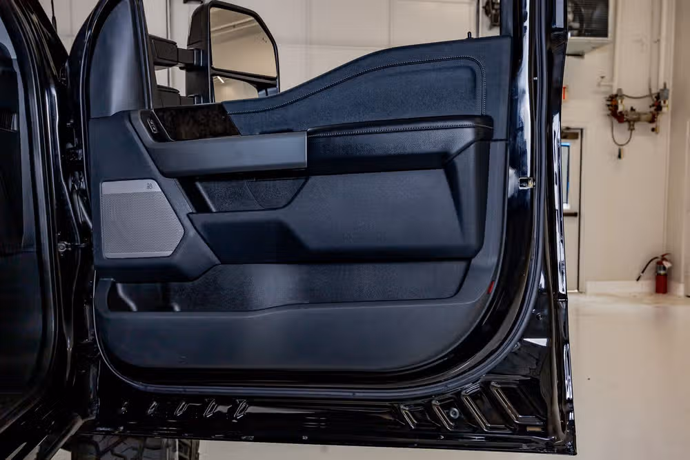 2025 Ford F-250 Super Duty Lariat Crew Cab Image 39