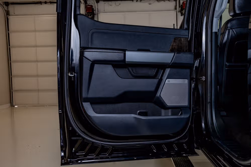 2025 Ford F-250 Super Duty Lariat Crew Cab Image 40