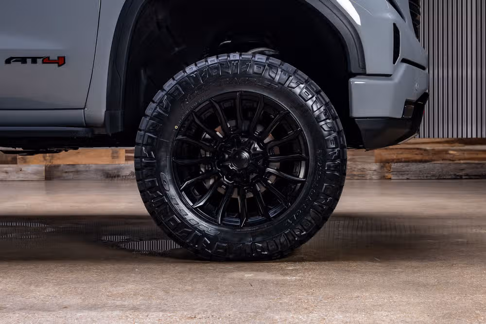 2024 GMC Sierra 1500 AT4 Crew Cab Image 12