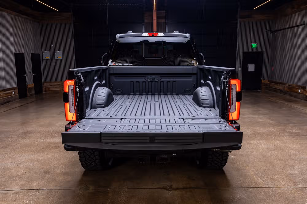 2026 Ford F-250 Super Duty Platinum Crew Cab Image 9