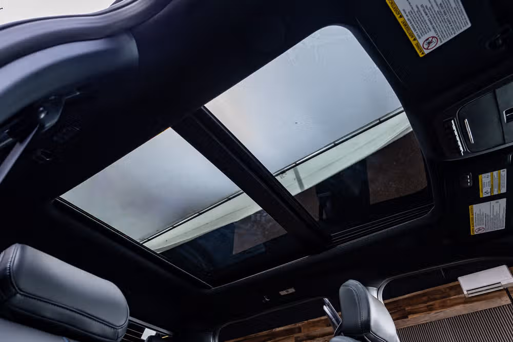 2026 Ford F-250 Super Duty Platinum Crew Cab Image 32