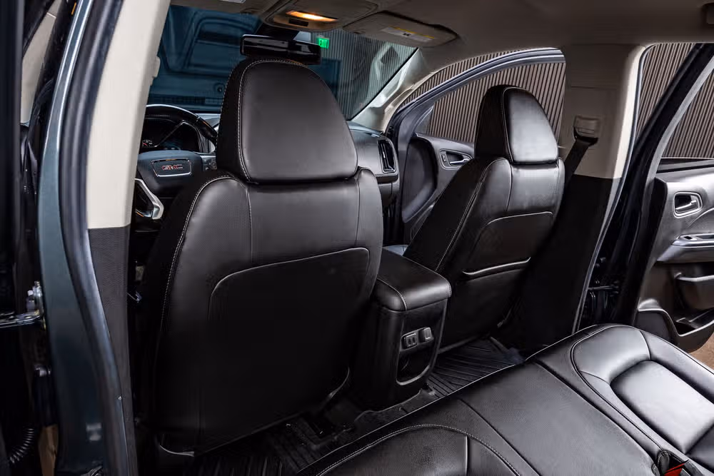 2017 GMC Canyon SLT Crew Cab Image 32