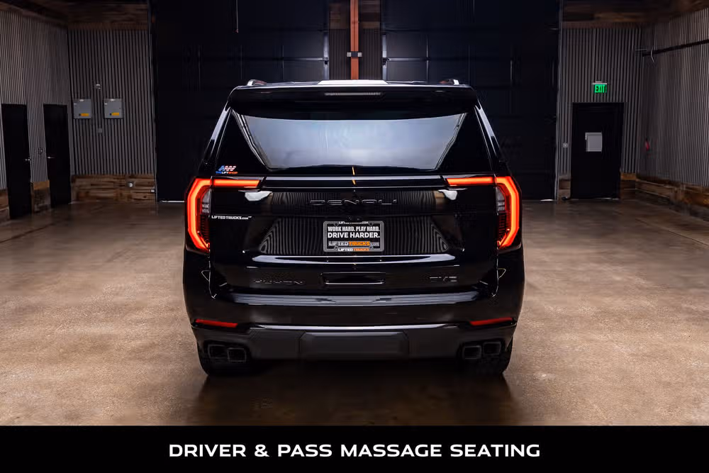 2025 GMC Yukon Denali Ultimate Image 8