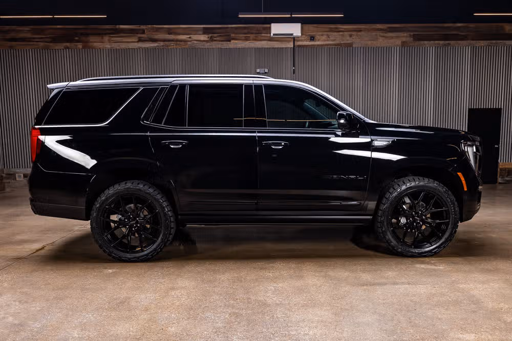 2025 GMC Yukon Denali Ultimate Image 11