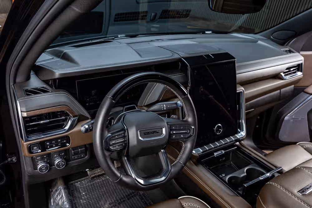 2025 GMC Yukon Denali Ultimate Image 17