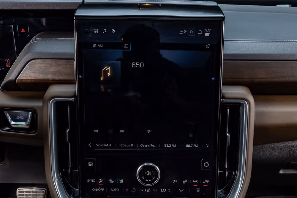 2025 GMC Yukon Denali Ultimate Image 25