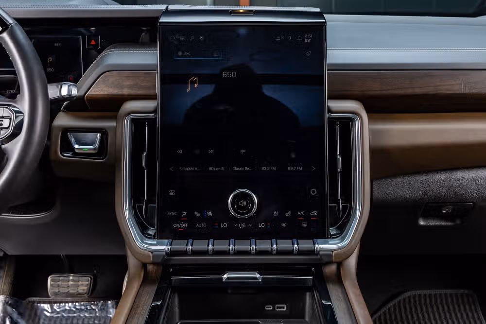 2025 GMC Yukon Denali Ultimate Image 24