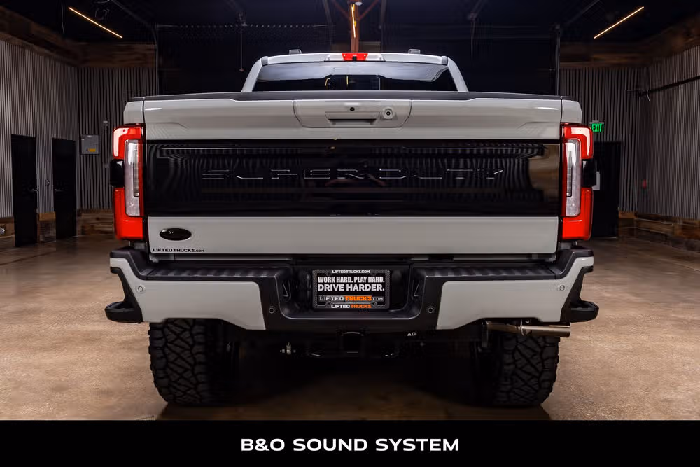 2026 Ford F-250 Super Duty Platinum Crew Cab Image 8