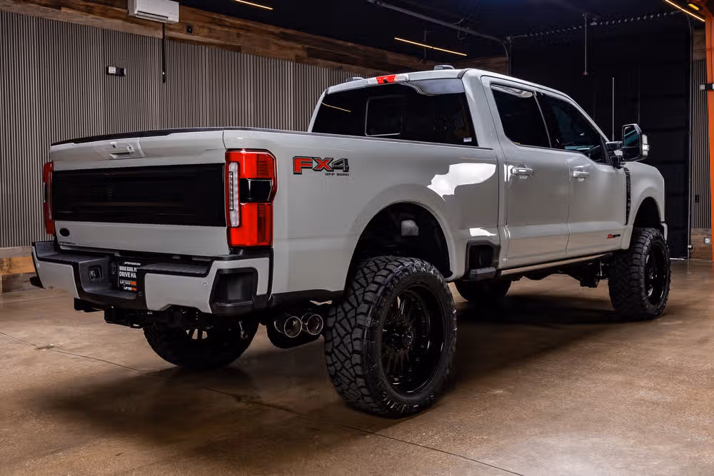 2026 Ford F-250 Super Duty Platinum Crew Cab Image 10