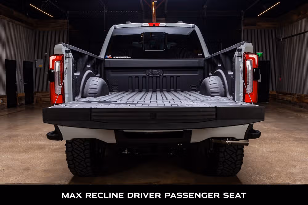 2026 Ford F-250 Super Duty Platinum Crew Cab Image 9
