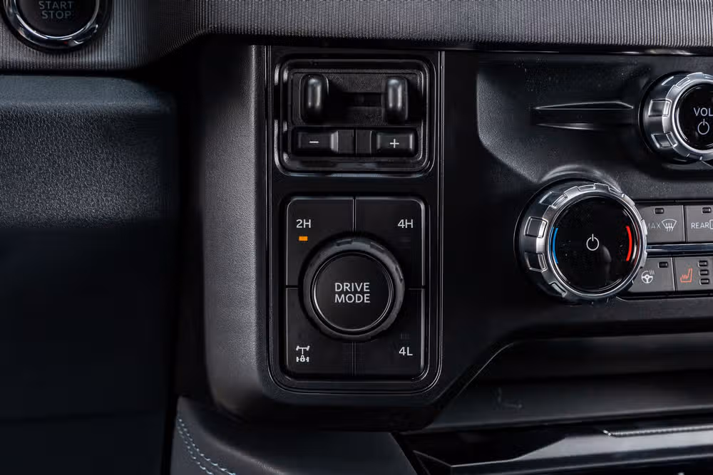 2026 Ford F-250 Super Duty Platinum Crew Cab Image 24