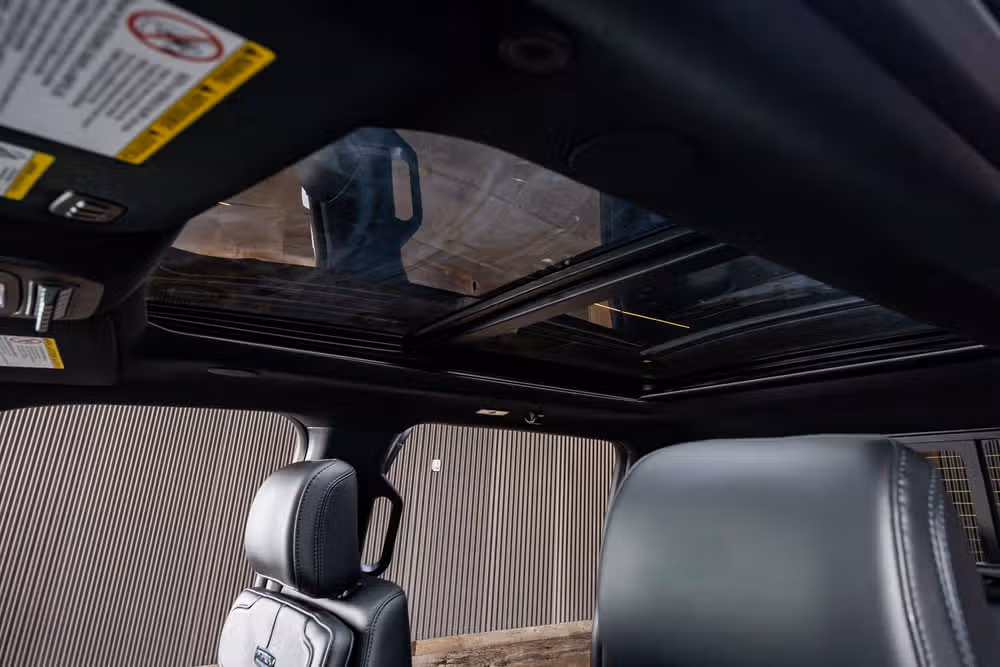 2026 Ford F-250 Super Duty Platinum Crew Cab Image 32