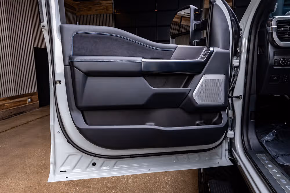 2026 Ford F-250 Super Duty Platinum Crew Cab Image 38