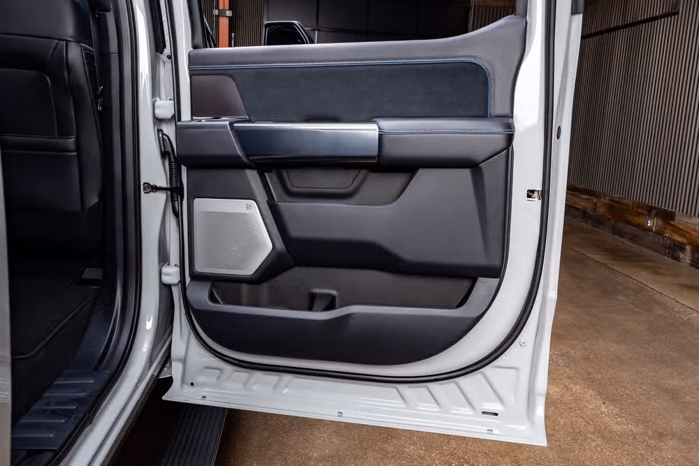 2026 Ford F-250 Super Duty Platinum Crew Cab Image 41