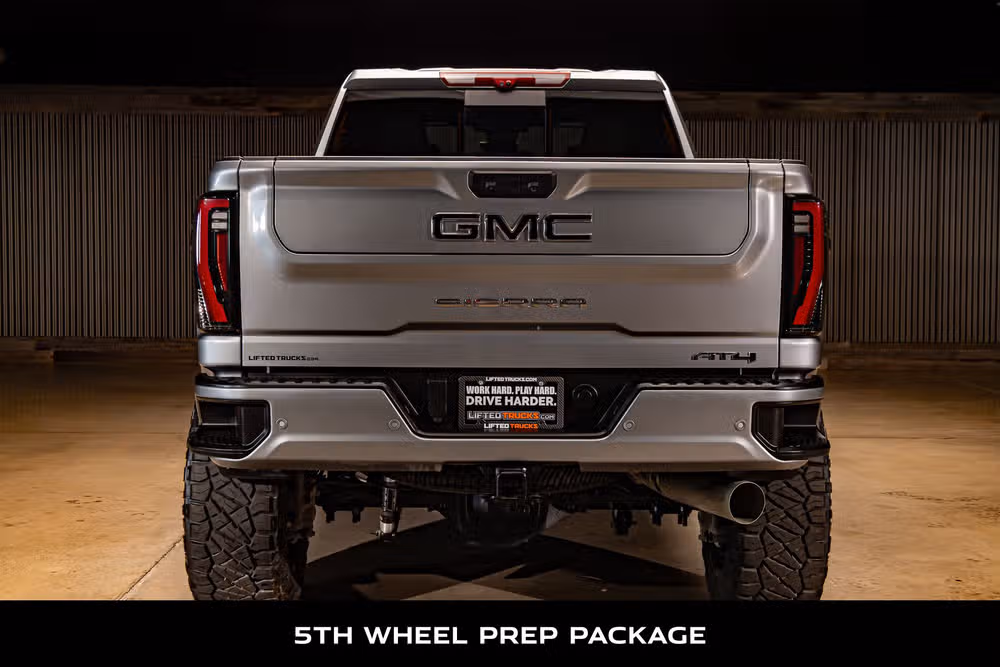 2026 GMC Sierra 2500HD AT4 Crew Cab Image 8