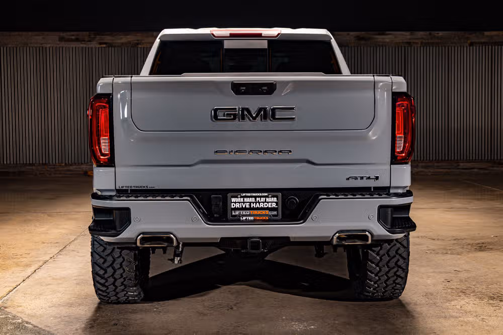2024 GMC Sierra 1500 AT4 Crew Cab Image 9
