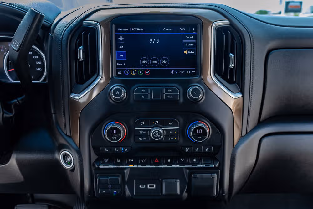2021 Chevrolet Silverado 3500HD High Country Crew Cab Image 24