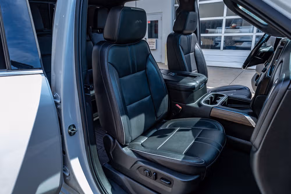 2021 Chevrolet Silverado 3500HD High Country Crew Cab Image 32