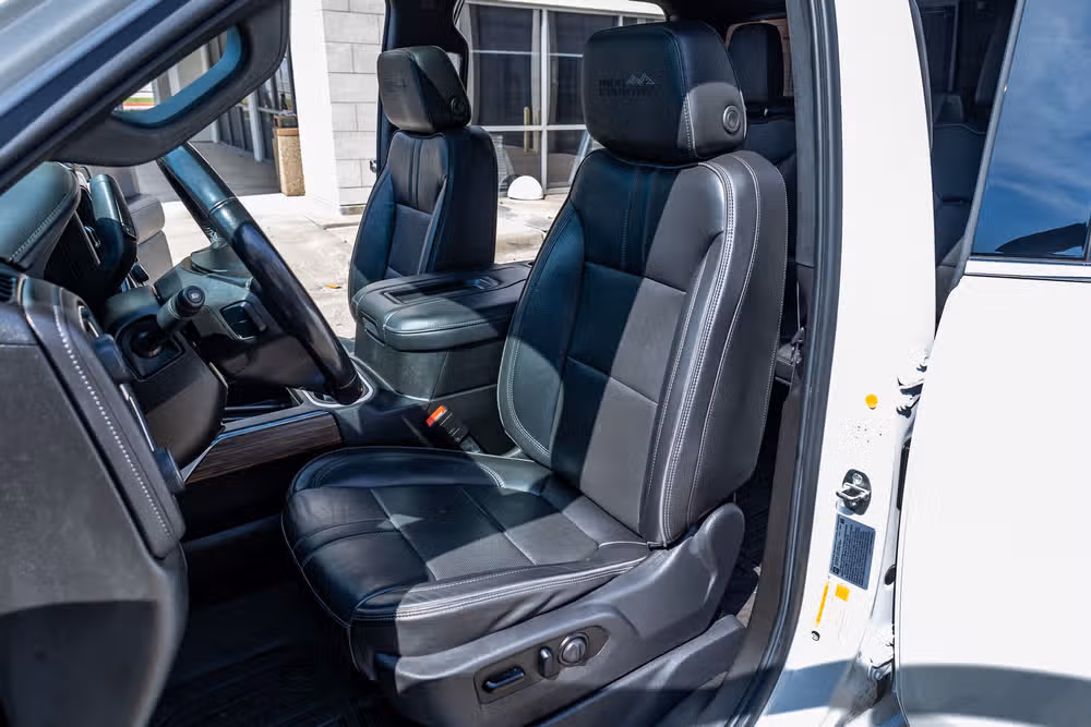 2021 Chevrolet Silverado 3500HD High Country Crew Cab Image 30