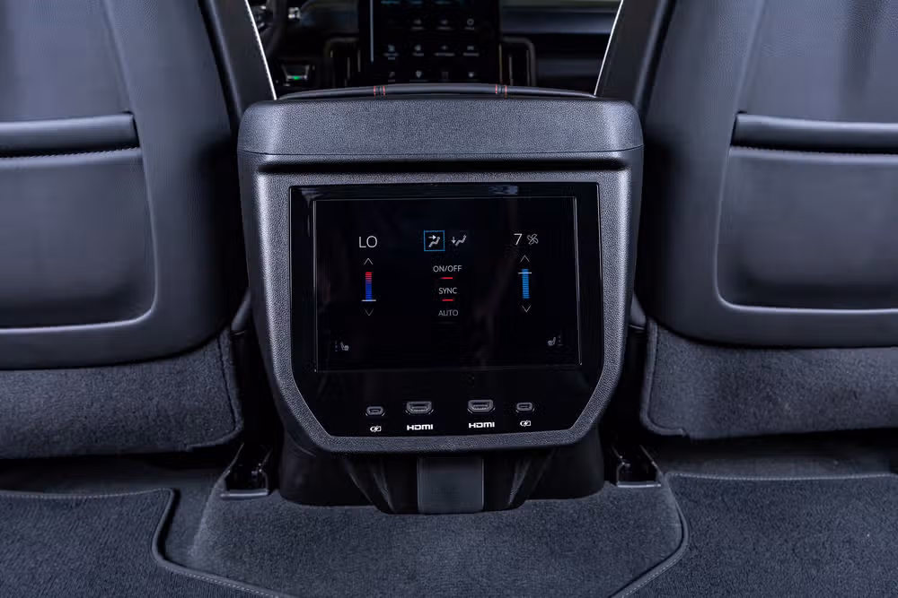 2026 GMC Yukon AT4 Ultimate Image 34